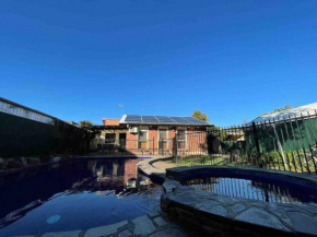 Group house with views of the salt pool and spa, Mitcham